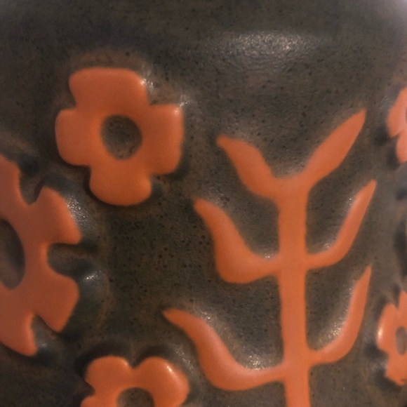 hyalyn Mid Century, Made in USA Pottery Vase - Picture 3 of 10